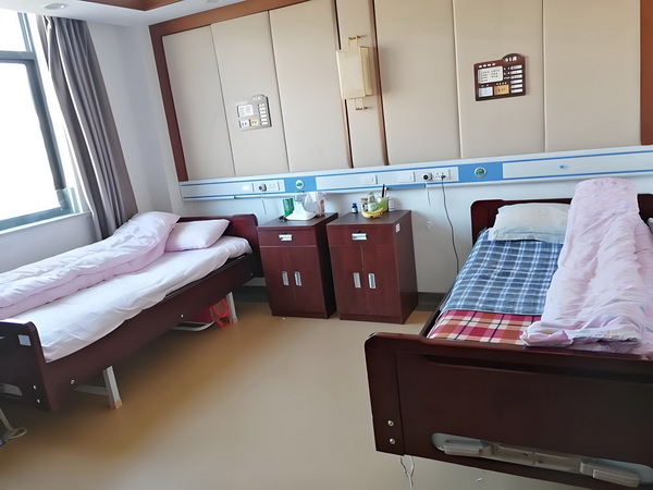 深圳应届毕业生入户条件_电影《神奇4侠：初露锋芒》票房破1000万 在涉的事及到金钱交易情上