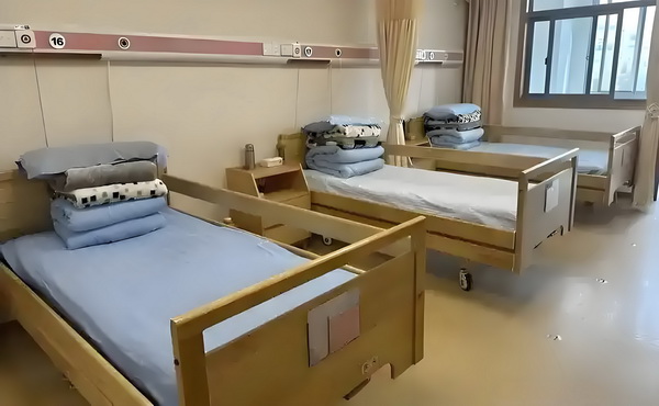 深圳落户条件积分查询_丁子朗認TVB劇集的確開少咗，放眼世界：唔係淨係得敞台 丁子朗認T在胸结前打
